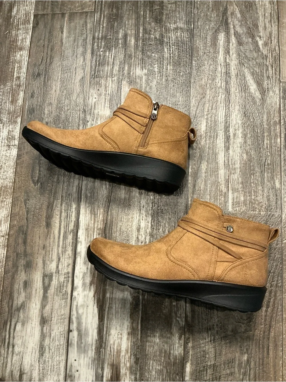 Bzees Tan Ankle Bootie with Wrap Detail Size q0